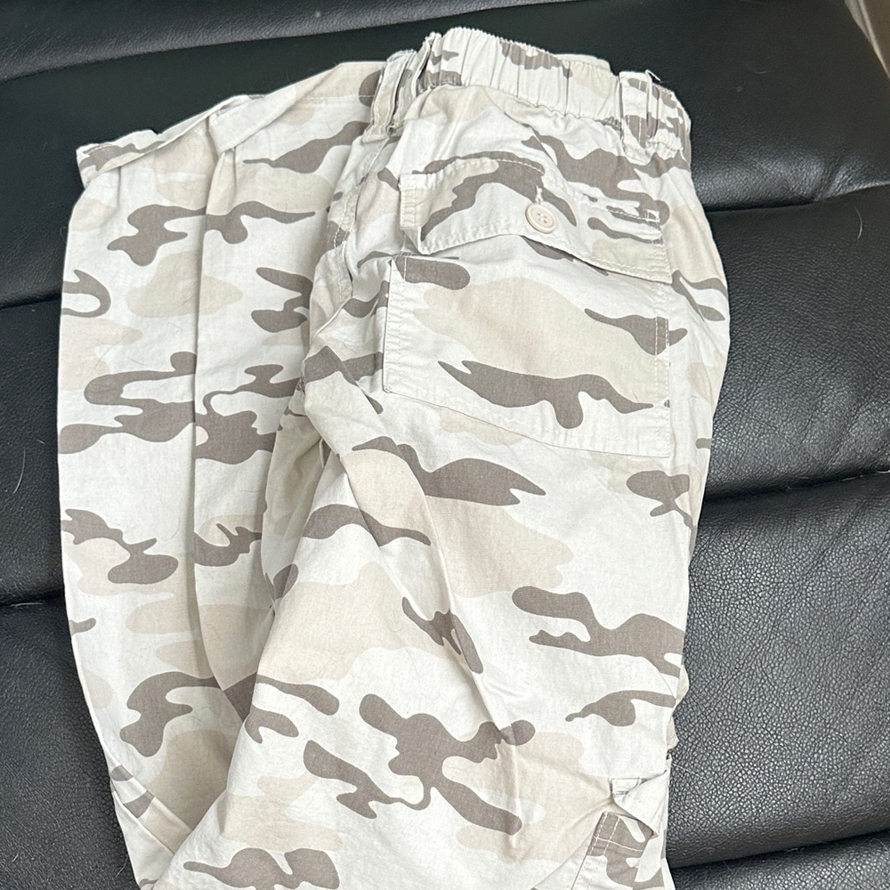 RSQ women’s junior- Camo Cargo Pants - Picture 6 of 6